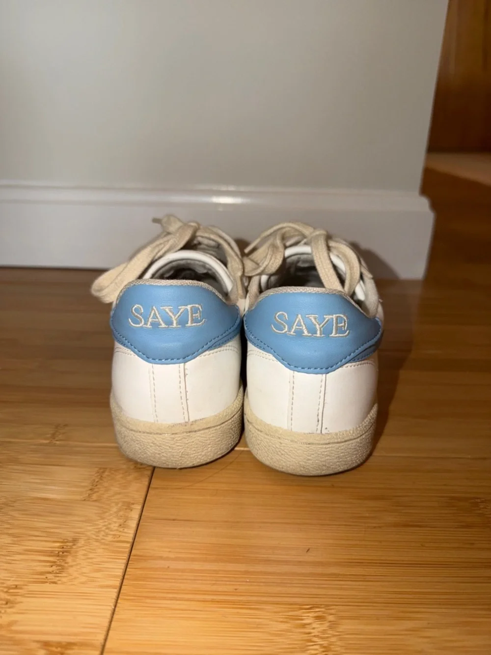 Saye Sneakers